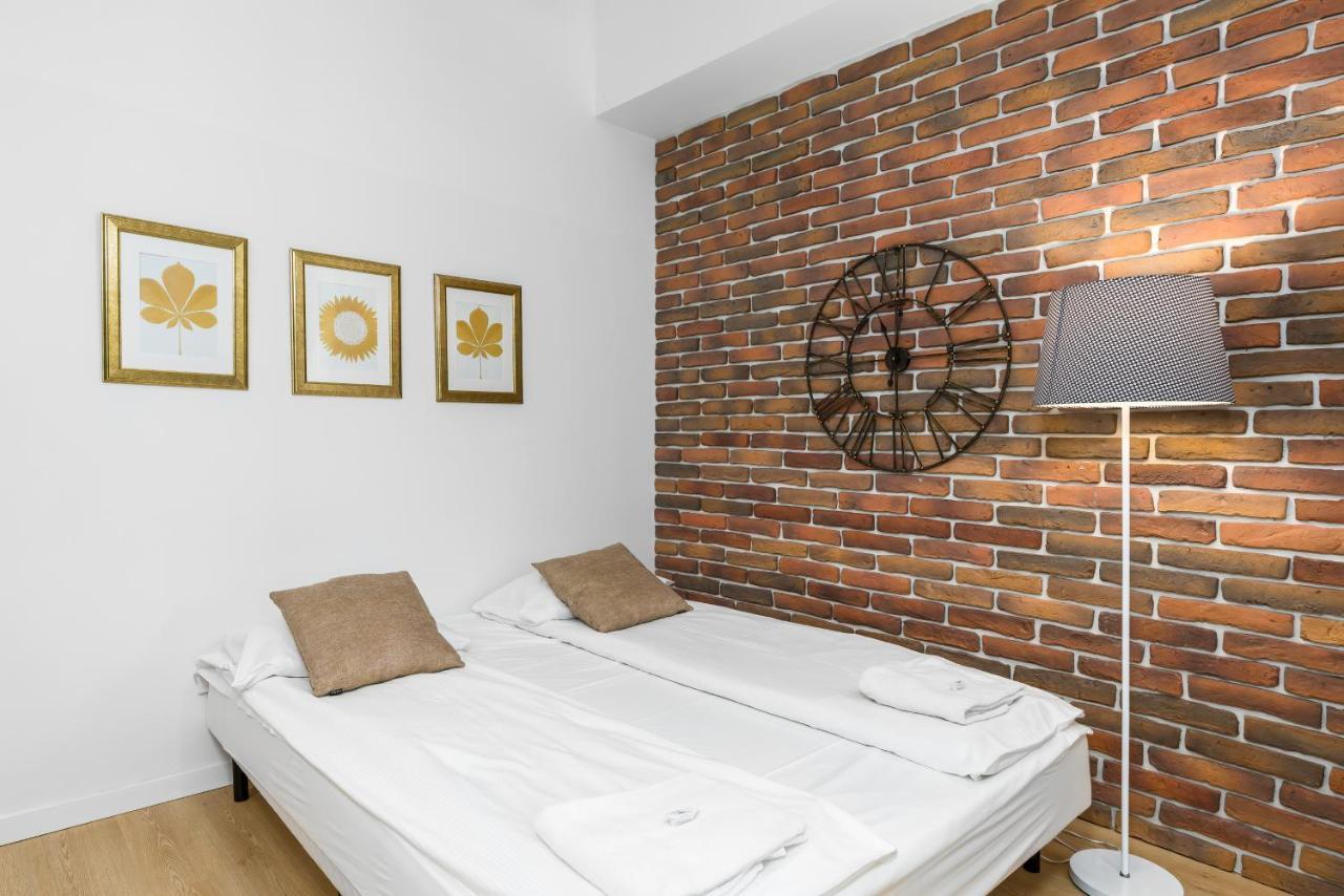 Apartment Poznan Mtp Chelmonskiego By Noclegi Renters Bagian luar foto